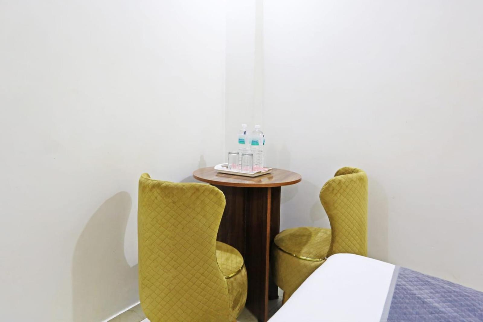 Hotel Broadway Near Delhi Airport 뉴델리 외부 사진
